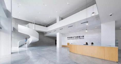 成都海倫天麓銷售中心，東方優(yōu)雅與現(xiàn)代融合的空間縮影！
